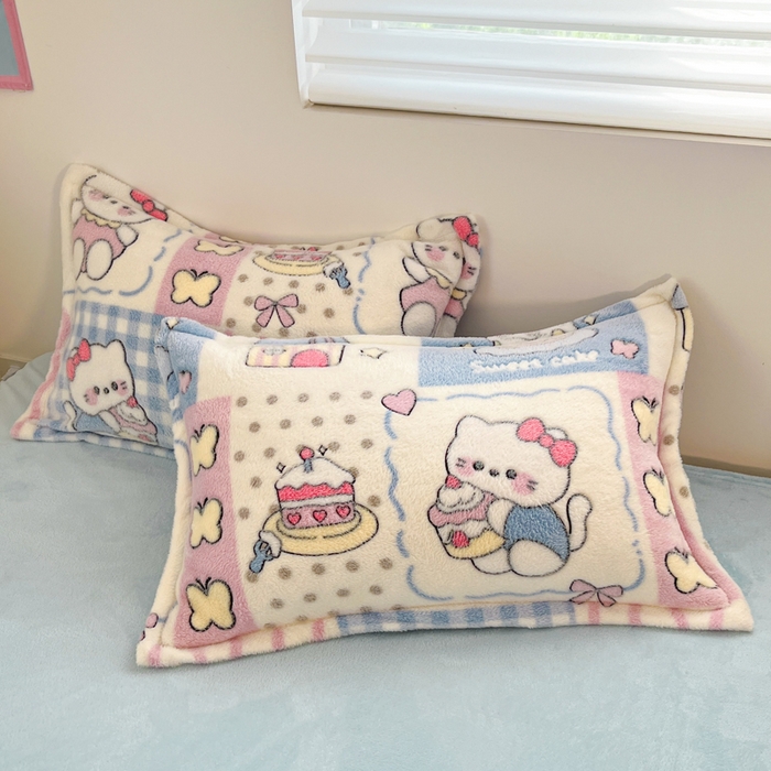 91家纺网 家纺一手货源 找家纺 川悦生活 2025新款立体雪花绒印花大床四件套系列二场景一 小喵甜心