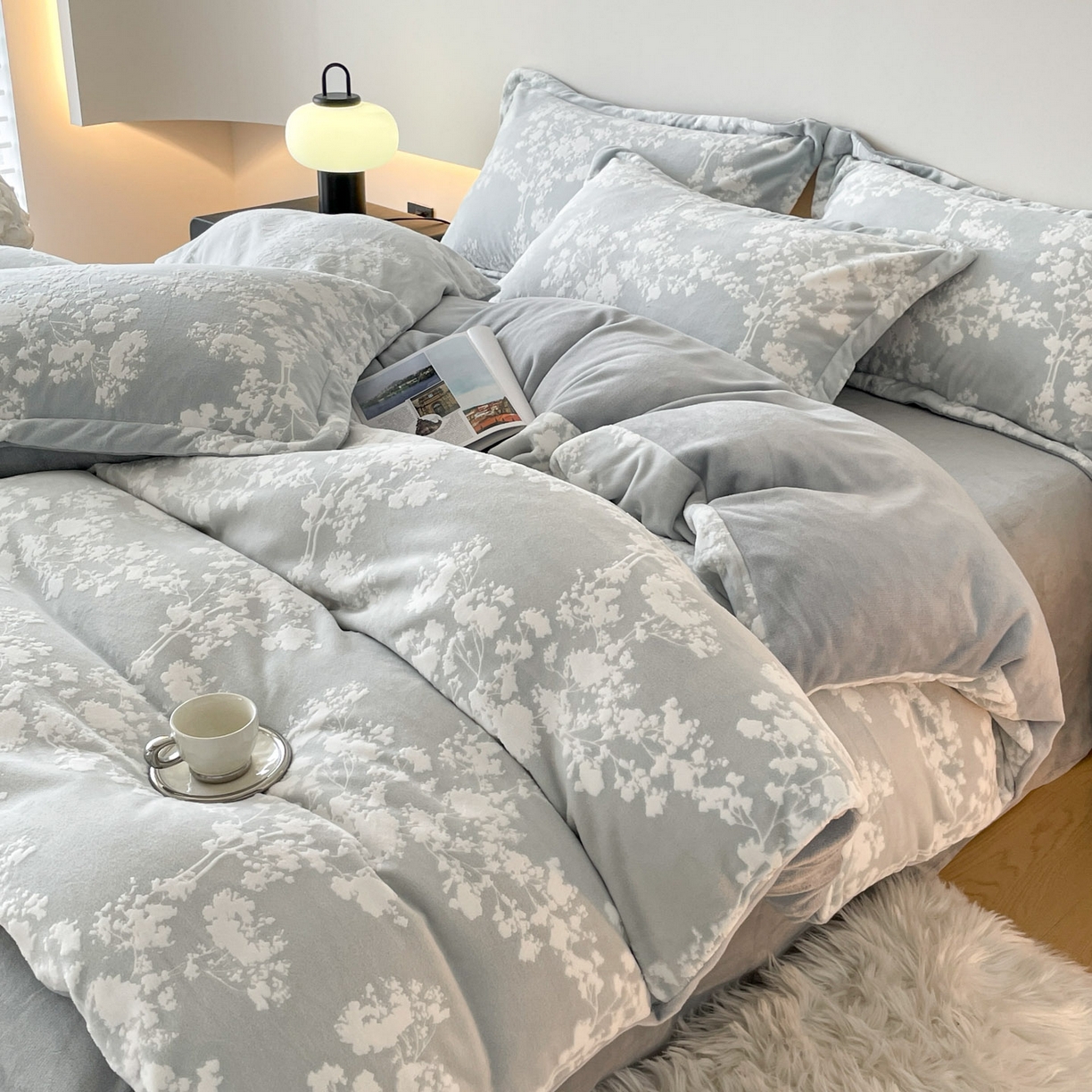 91家纺网 家纺一手货源 找家纺 居易简 2025新款A类高克重牛奶绒立体浮雕四件套 画意枝头