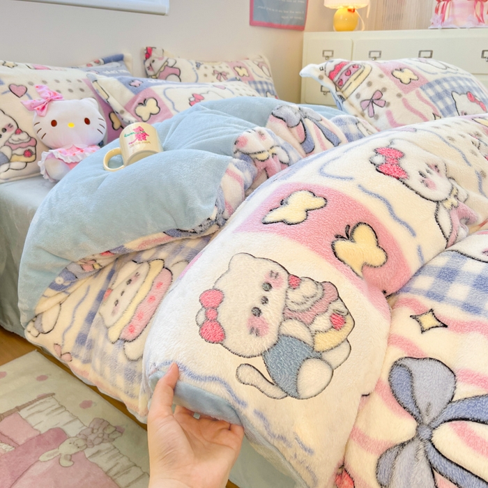 91家纺网 家纺一手货源 找家纺 川悦生活 2025新款立体雪花绒印花大床四件套系列二场景一 小喵甜心