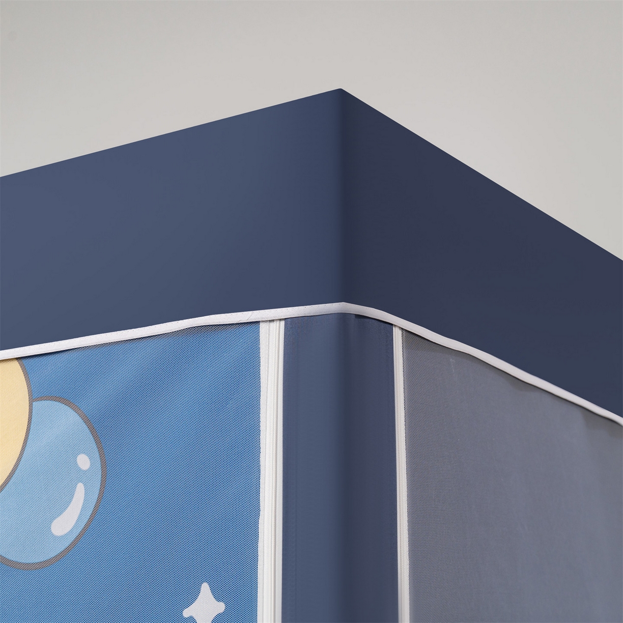 91家纺网 家纺一手货源 找家纺 2025新款多层复合夹层强遮光学生蚊帐 奇趣宇宙