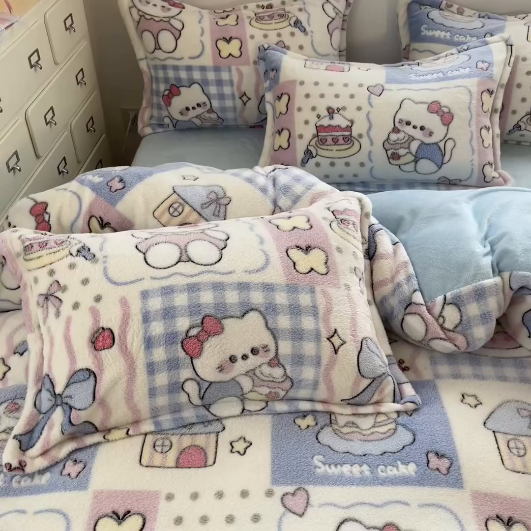 91家纺网 家纺一手货源 找家纺 川悦生活 2025新款立体雪花绒印花大床四件套系列二场景一 小喵甜心