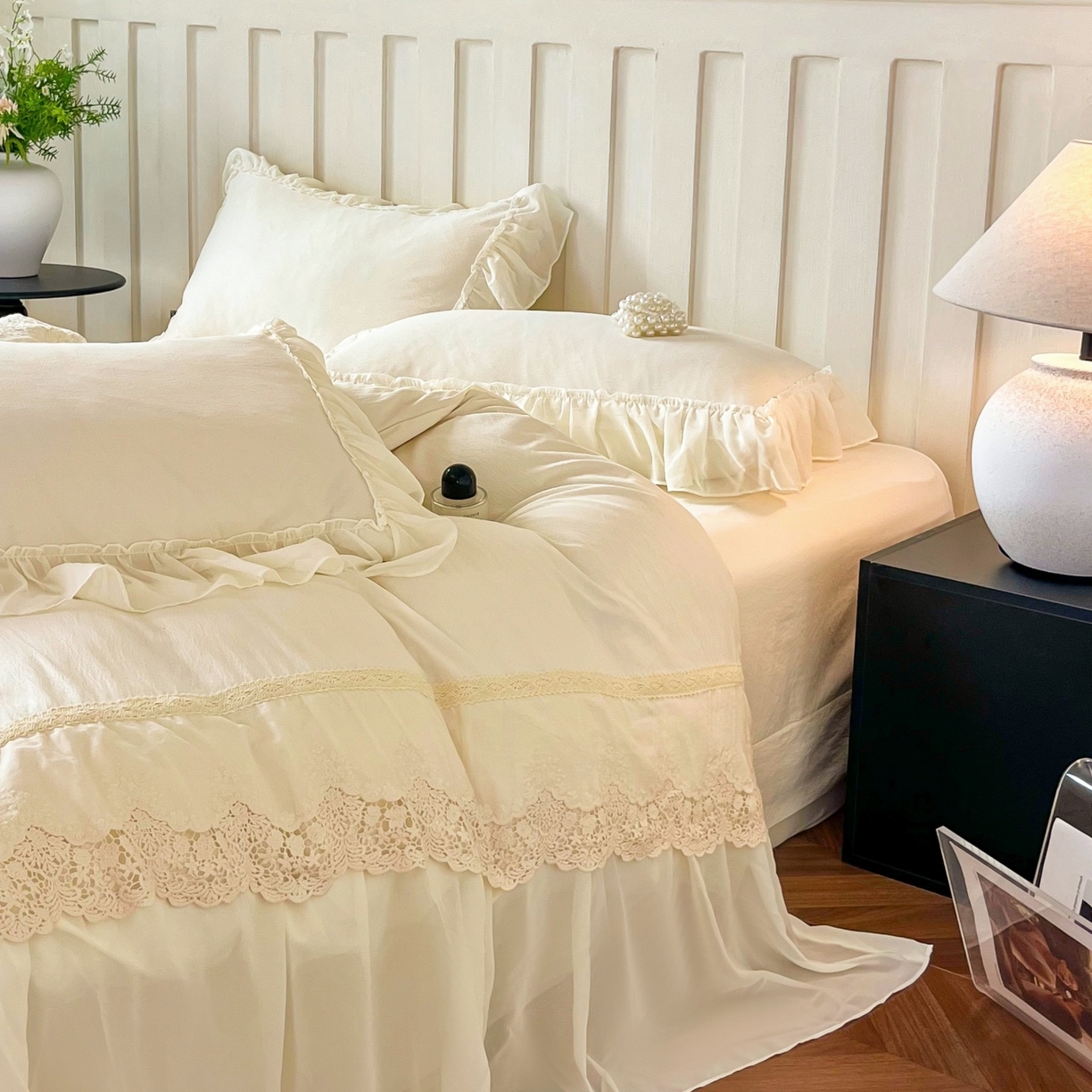 91家纺网 家纺一手货源 找家纺 （总）庭笙 2025新款法式刺绣花边双层蕾丝裙边梦幻纱四件套-漫调小城