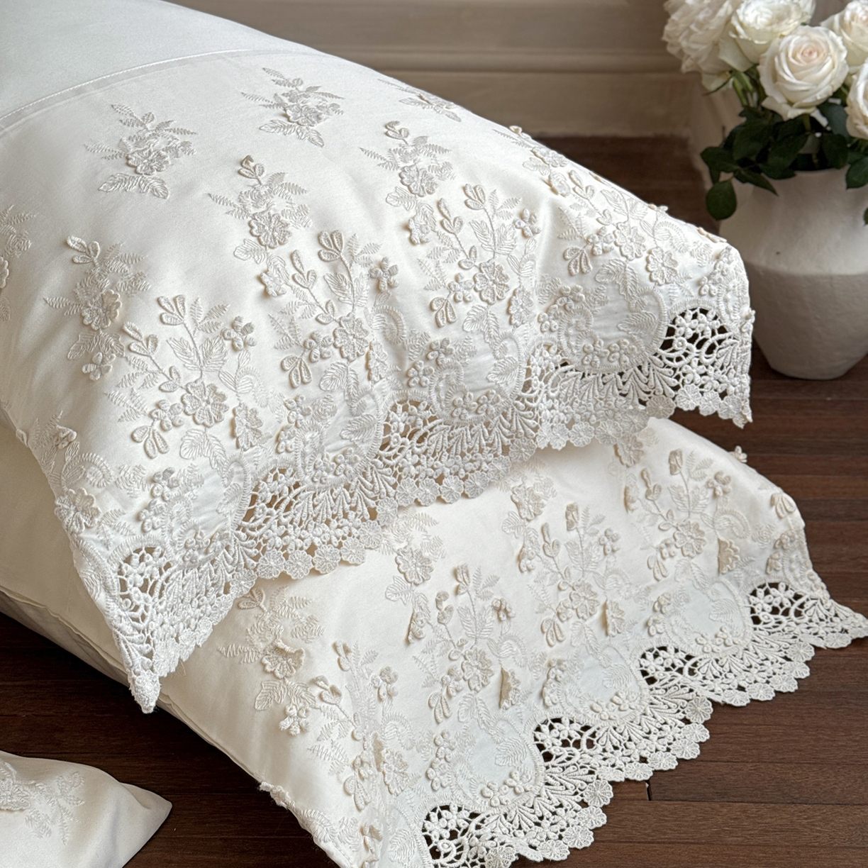 91家纺网 家纺一手货源 找家纺 佳汐蓝家纺 2025新款100支澳棉花边四件套-花拾光 花拾光-白色