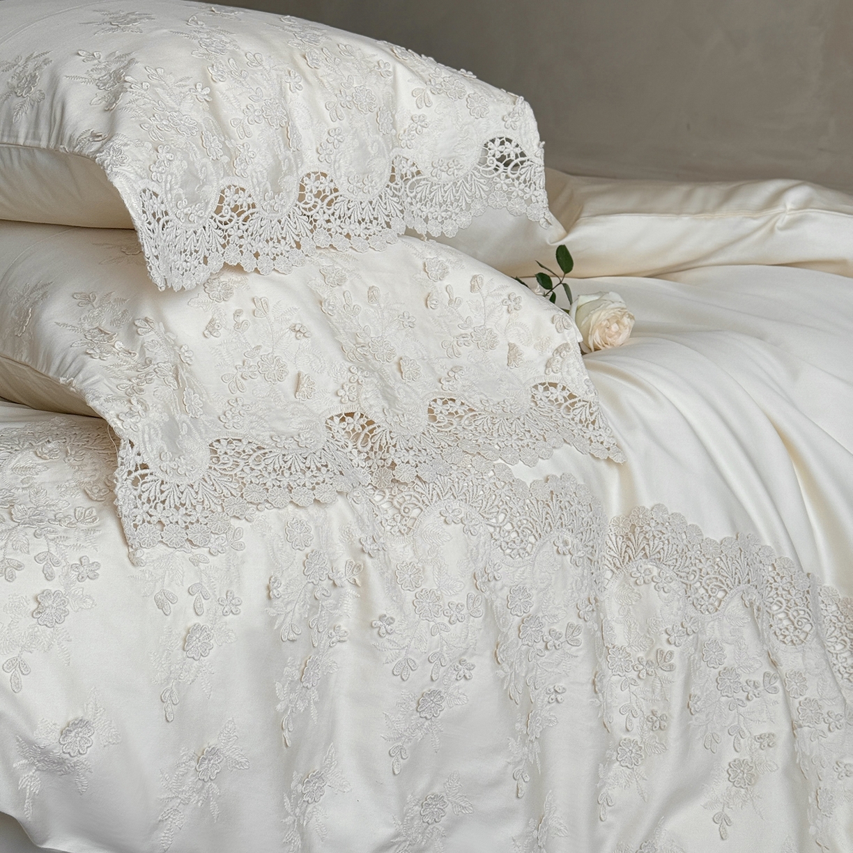 91家纺网 家纺一手货源 找家纺 佳汐蓝家纺 2025新款100支澳棉花边四件套-花拾光 花拾光-白色