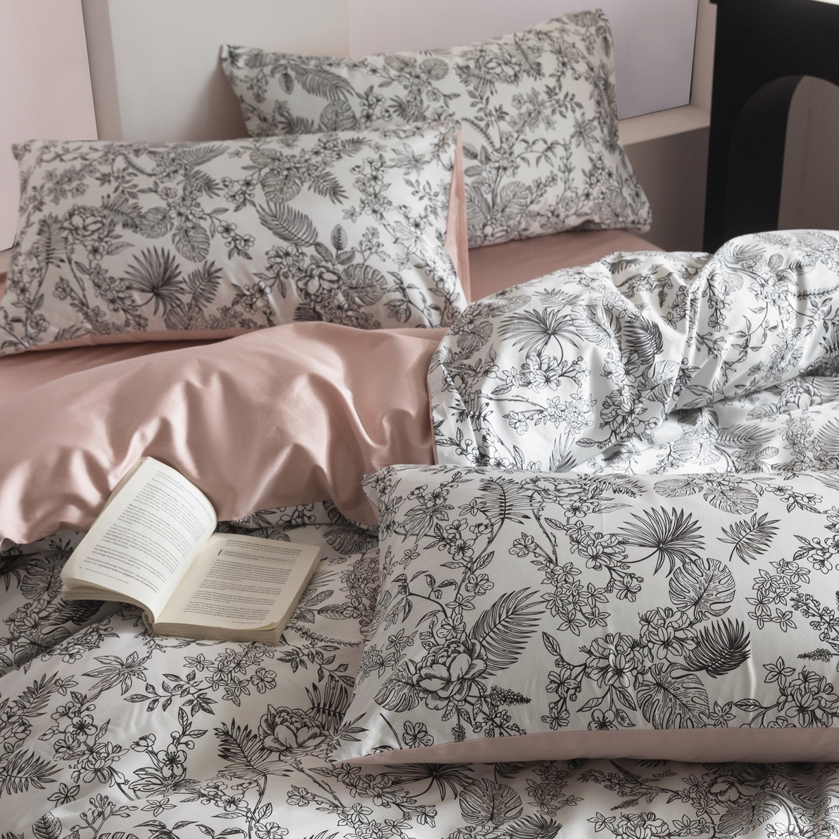 91家纺网 家纺一手货源 找家纺 （总）ONE TWO ONE 1212025新款高支高密长绒棉贡缎精工数码印花-有花赏花（为了各位老板们都有利润空间，平台控价券后不得低于318/338元，感谢您的配合与支持！）