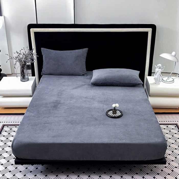 91家纺网 家纺一手货源 找家纺 2025新款高克重纯色保暖牛奶绒单床笠枕套 高级灰