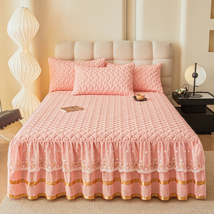 91家纺网 家纺一手货源 找家纺 （总）艾裙海 2025新款云朵棉蕾丝刺绣花边夹棉床裙单床裙床裙单件爱心系列