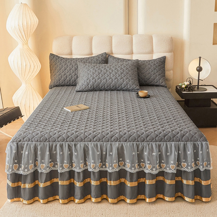 91家纺网 家纺一手货源 找家纺 （总）艾裙海 2025新款云朵棉蕾丝刺绣花边夹棉床裙单床裙床裙单件爱心系列