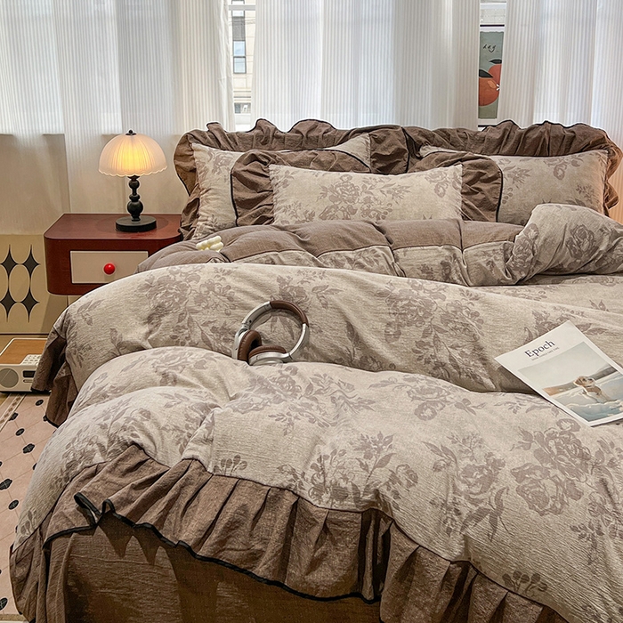 91家纺网 家纺一手货源 找家纺 （赛丽雅）2025秋冬新品130克加厚复古风印花磨毛四件套 风木槿