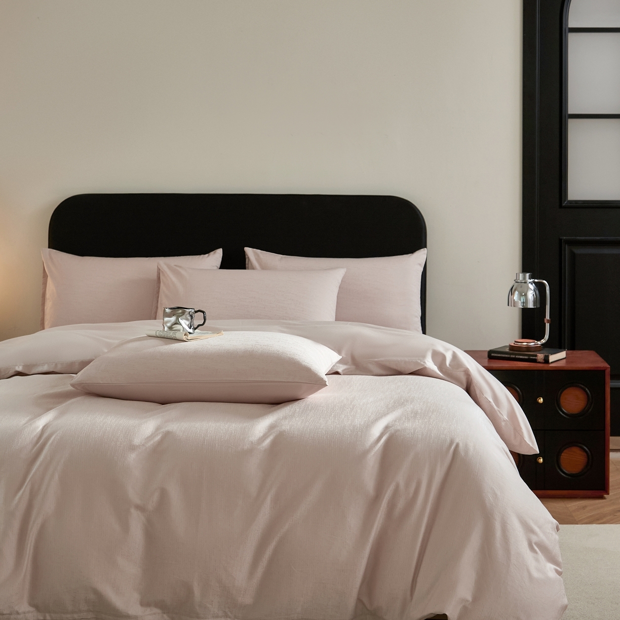 91家纺网 家纺一手货源 找家纺 ONE TWO ONE 1212025新款高支高密长绒棉贡缎精工提花-莳光线条（为了各位老板们都有利润空间，平台控价券后不得低于318/338元，感谢您的配合与支持！） 莳光线条-浅粉