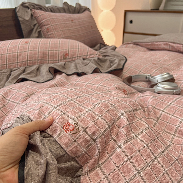 91家纺网 家纺一手货源 找家纺 （赛丽雅）2025秋冬新品130克加厚复古风印花磨毛四件套 秋恋-红