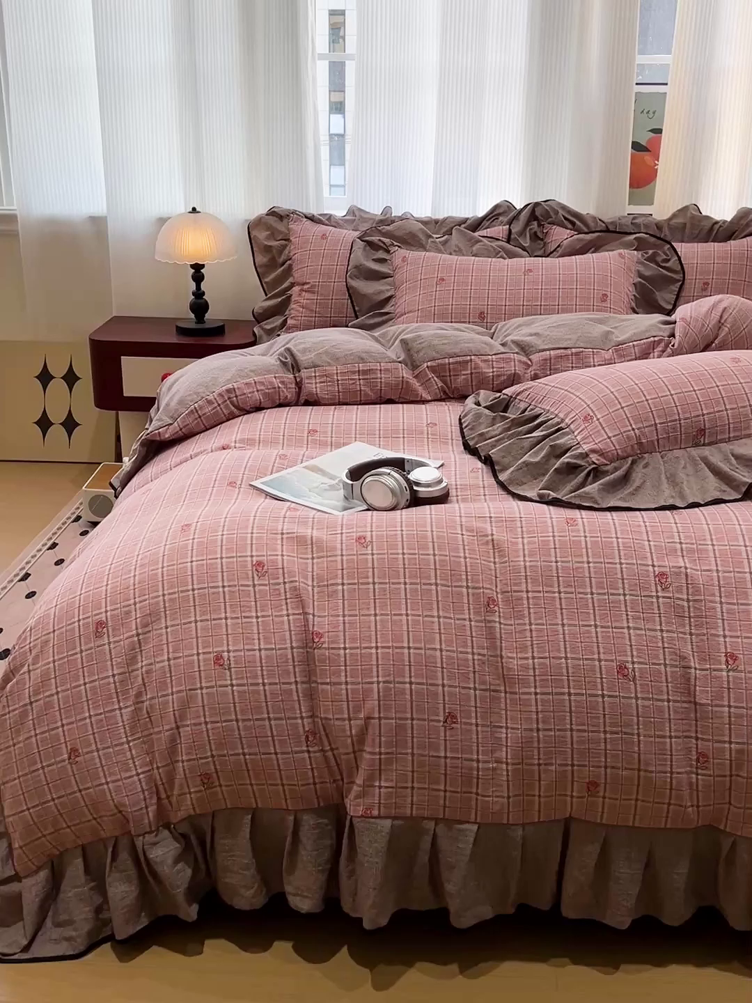 91家纺网 家纺一手货源 找家纺 （赛丽雅）2025秋冬新品130克加厚复古风印花磨毛四件套 秋恋-红