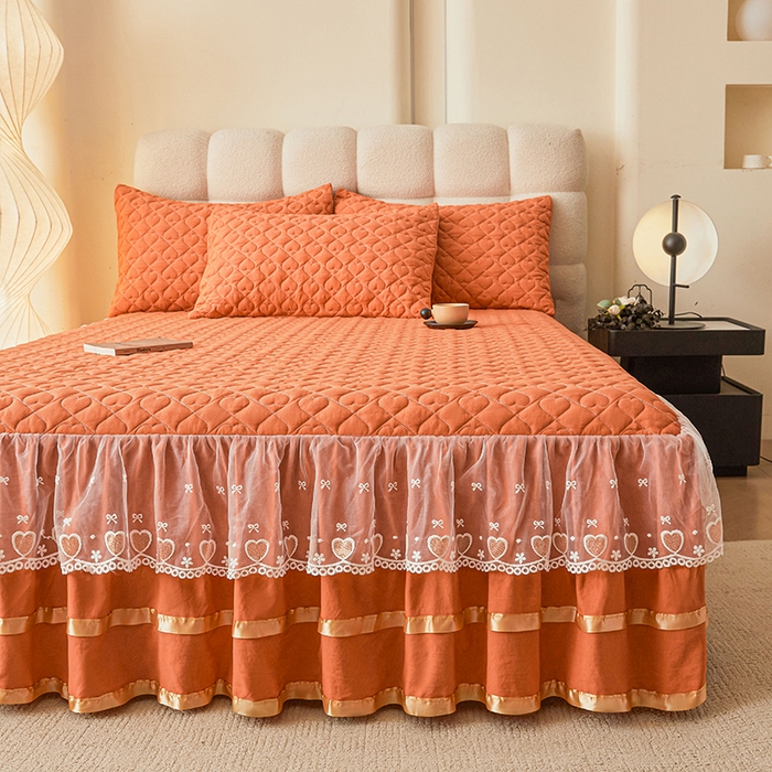 91家纺网 家纺一手货源 找家纺 艾裙海 2025新款云朵棉蕾丝刺绣花边夹棉床裙单床裙床裙单件爱心系列 爱心橙