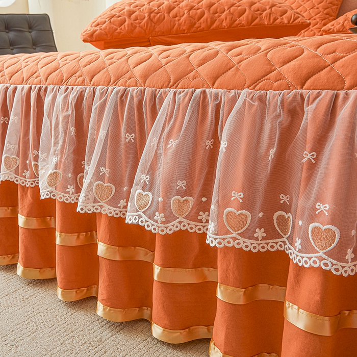 91家纺网 家纺一手货源 找家纺 艾裙海 2025新款云朵棉蕾丝刺绣花边夹棉床裙单床裙床裙单件爱心系列 爱心橙