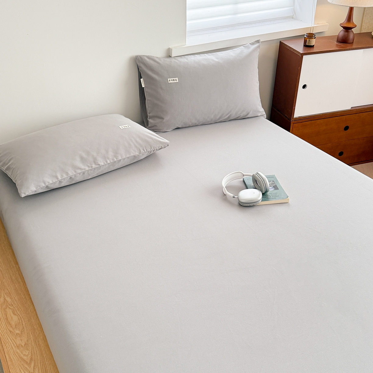 91家纺网 家纺一手货源 找家纺 眠博士 2025新款A类纯色全棉磨毛大床床笠三件套 磨毛床笠-陶瓷浅灰