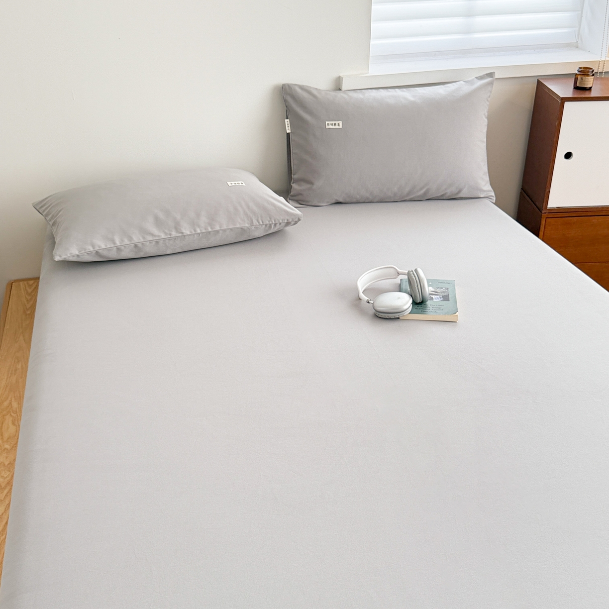 91家纺网 家纺一手货源 找家纺 眠博士 2025新款A类纯色全棉磨毛大床床笠三件套 磨毛床笠-陶瓷浅灰