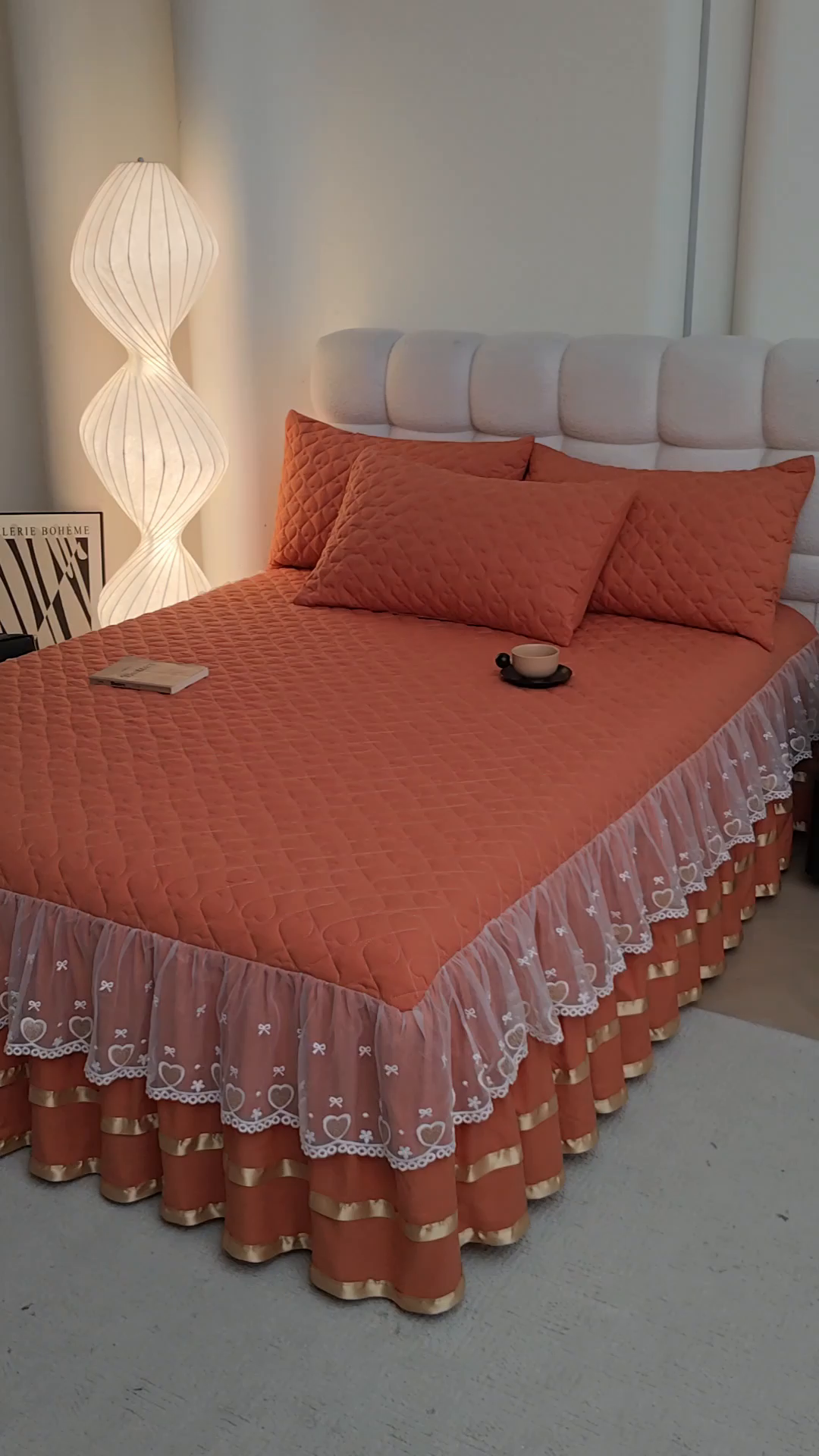 91家纺网 家纺一手货源 找家纺 艾裙海 2025新款云朵棉蕾丝刺绣花边夹棉床裙单床裙床裙单件爱心系列 爱心橙