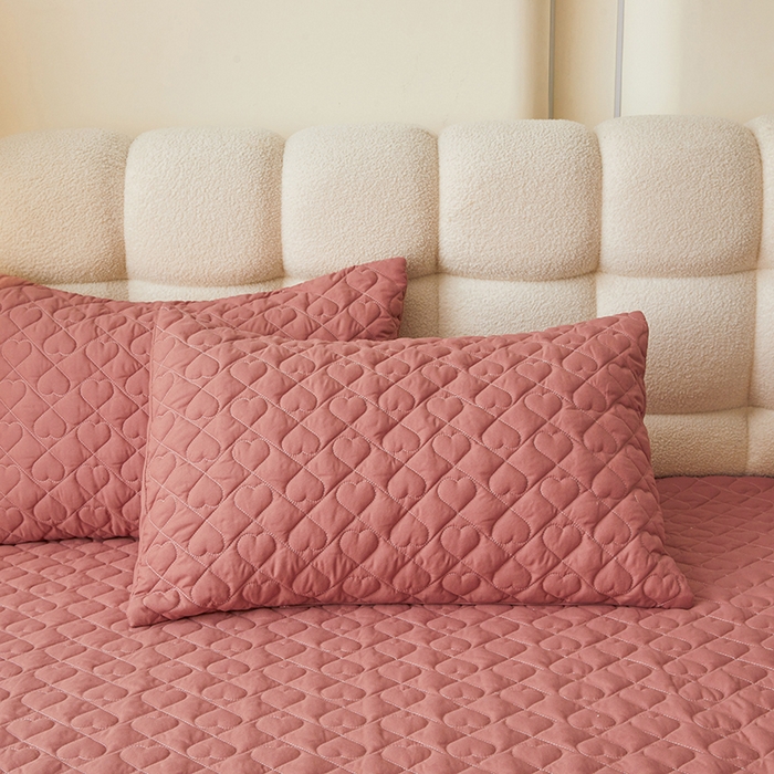 91家纺网 家纺一手货源 找家纺 艾裙海 2025新款云朵棉蕾丝刺绣花边夹棉床裙单床裙床裙单件爱心系列 爱心豆沙