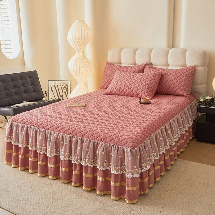 91家纺网 家纺一手货源 找家纺 艾裙海 2025新款云朵棉蕾丝刺绣花边夹棉床裙单床裙床裙单件爱心系列 爱心豆沙