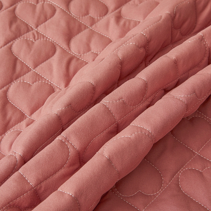 91家纺网 家纺一手货源 找家纺 艾裙海 2025新款云朵棉蕾丝刺绣花边夹棉床裙单床裙床裙单件爱心系列 爱心豆沙