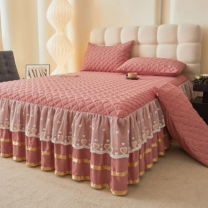 91家纺网 家纺一手货源 找家纺 艾裙海 2025新款云朵棉蕾丝刺绣花边夹棉床裙单床裙床裙单件爱心系列 爱心豆沙