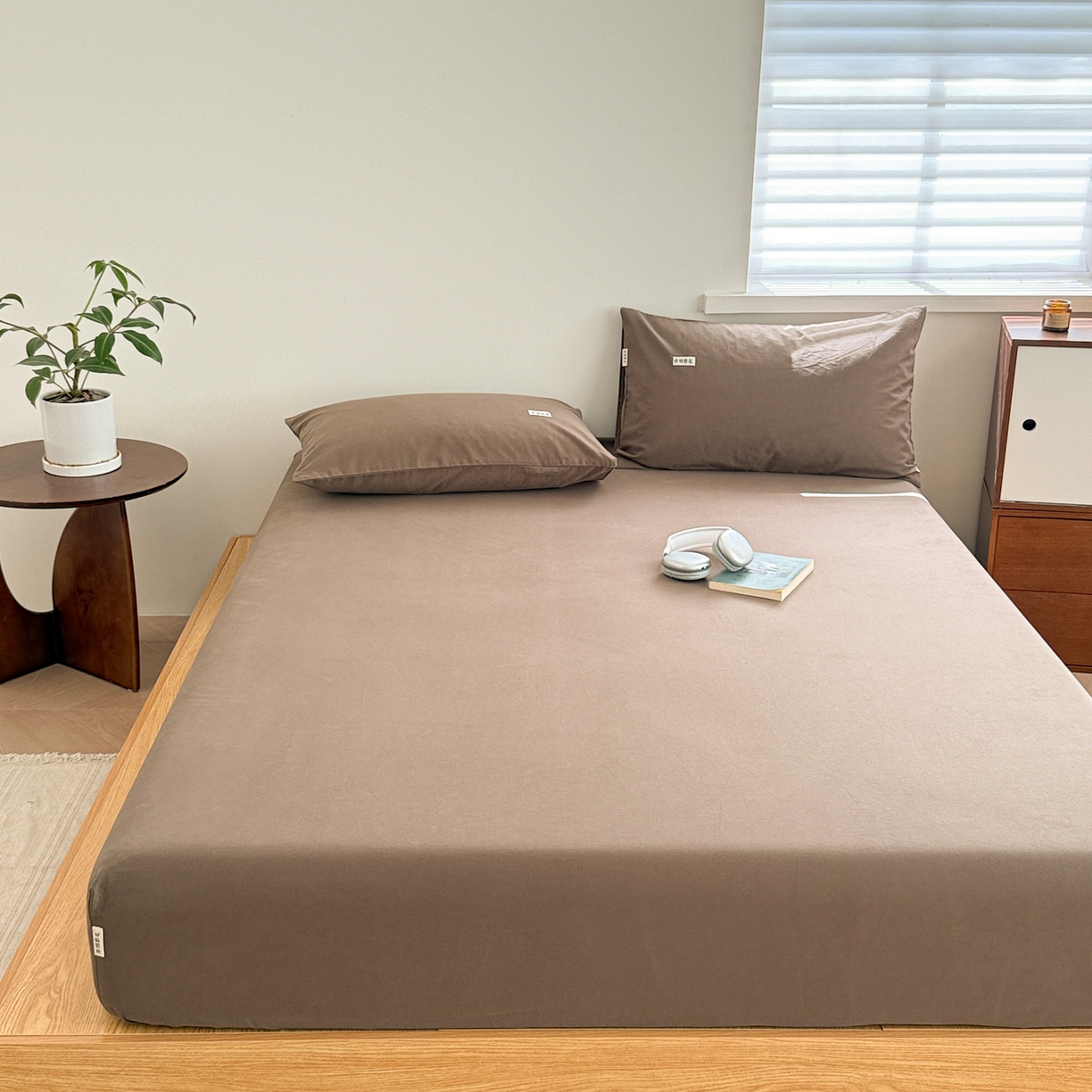 91家纺网 家纺一手货源 找家纺 眠博士 2025新款A类纯色全棉磨毛大床床笠三件套 磨毛床笠-陶瓷咖