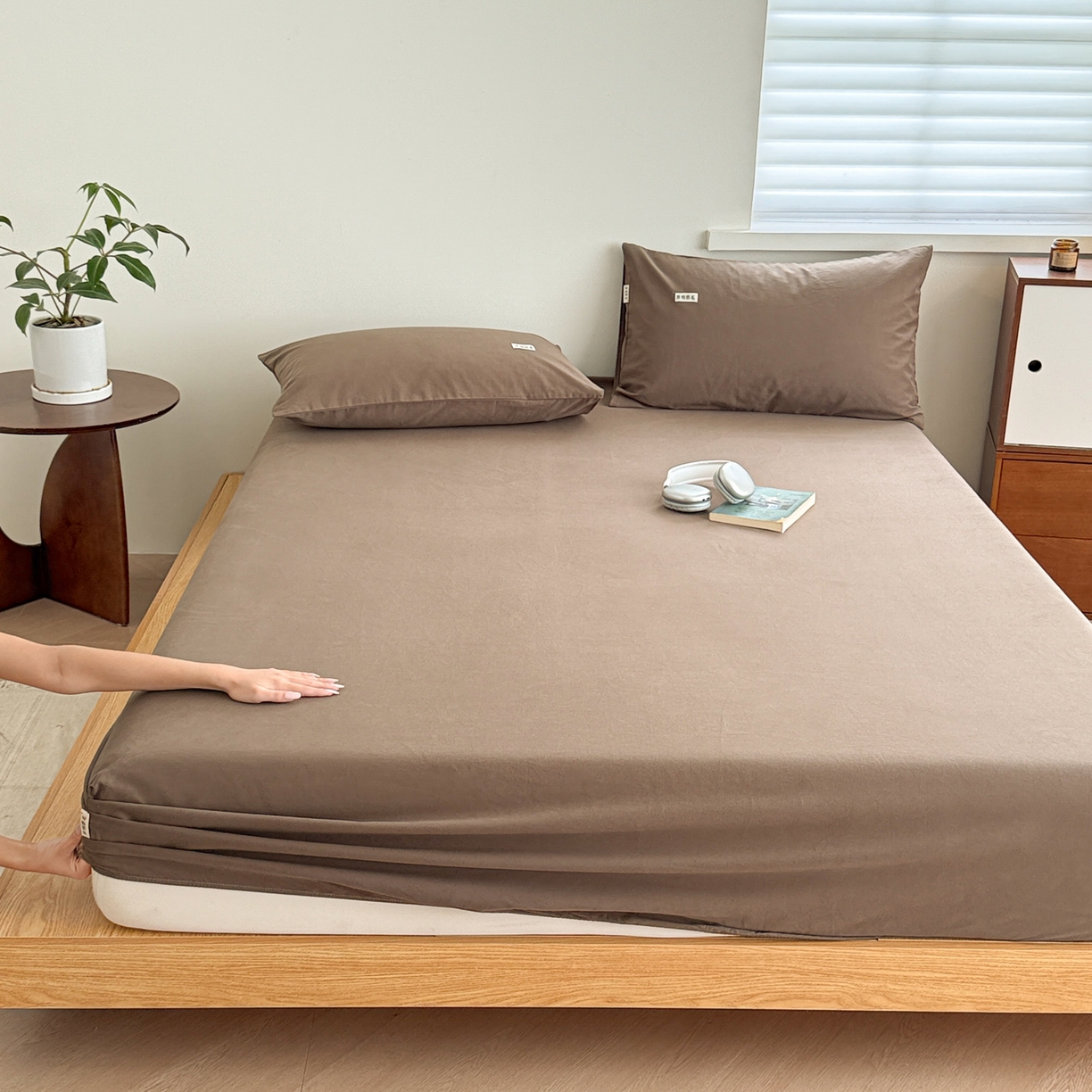 91家纺网 家纺一手货源 找家纺 眠博士 2025新款A类纯色全棉磨毛大床床笠三件套 磨毛床笠-陶瓷咖