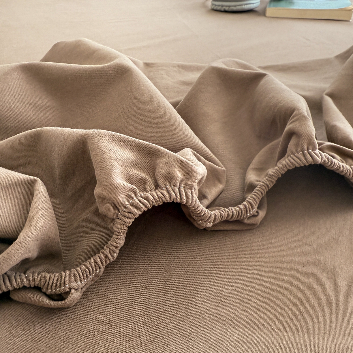 91家纺网 家纺一手货源 找家纺 眠博士 2025新款A类纯色全棉磨毛大床床笠三件套 磨毛床笠-陶瓷咖