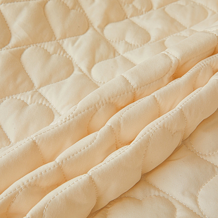 91家纺网 家纺一手货源 找家纺 艾裙海 2025新款云朵棉蕾丝刺绣花边夹棉床裙单床裙床裙单件爱心系列 爱心米白