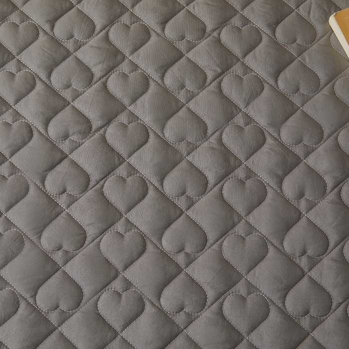 91家纺网 家纺一手货源 找家纺 艾裙海 2025新款云朵棉蕾丝刺绣花边夹棉床裙单床裙床裙单件爱心系列 爱心深灰