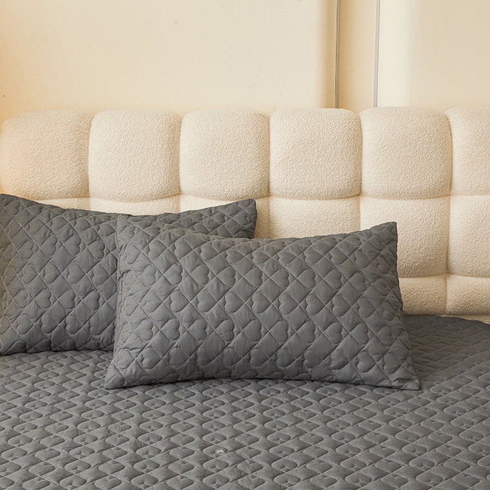 91家纺网 家纺一手货源 找家纺 艾裙海 2025新款云朵棉蕾丝刺绣花边夹棉床裙单床裙床裙单件爱心系列 爱心深灰