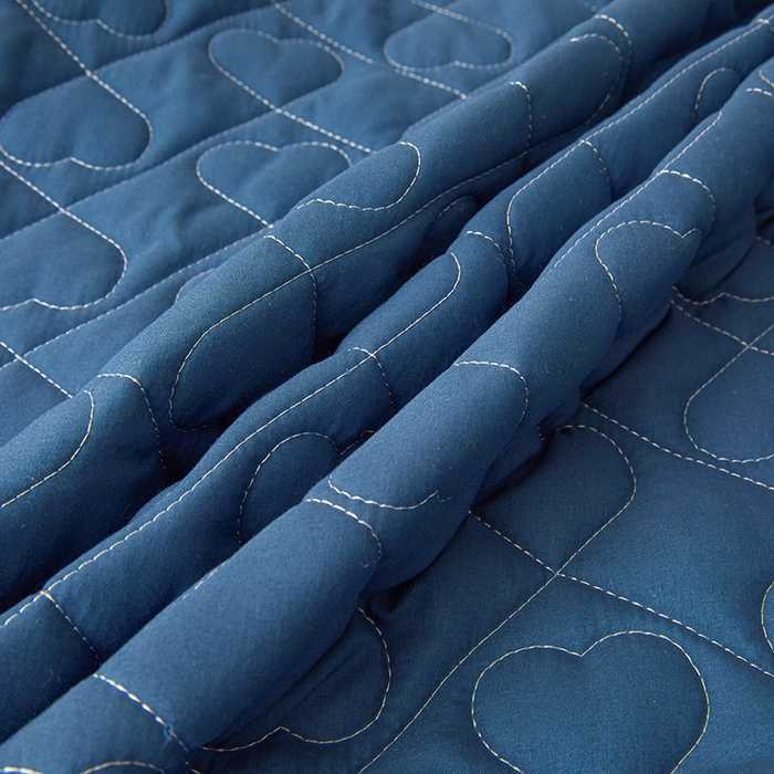 91家纺网 家纺一手货源 找家纺 艾裙海 2025新款云朵棉蕾丝刺绣花边夹棉床裙单床裙床裙单件爱心系列 爱心蔚蓝