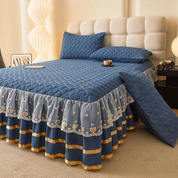 91家纺网 家纺一手货源 找家纺 艾裙海 2025新款云朵棉蕾丝刺绣花边夹棉床裙单床裙床裙单件爱心系列 爱心蔚蓝