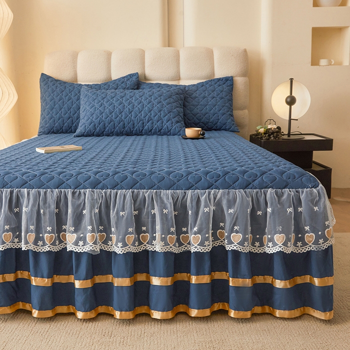 91家纺网 家纺一手货源 找家纺 艾裙海 2025新款云朵棉蕾丝刺绣花边夹棉床裙单床裙床裙单件爱心系列 爱心蔚蓝