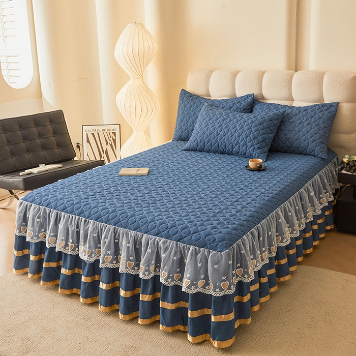 91家纺网 家纺一手货源 找家纺 艾裙海 2025新款云朵棉蕾丝刺绣花边夹棉床裙单床裙床裙单件爱心系列 爱心蔚蓝