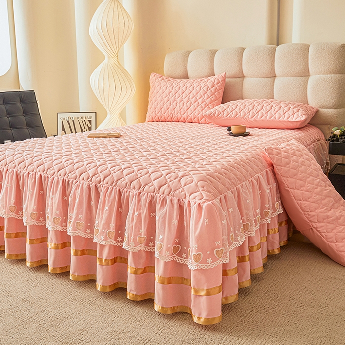 91家纺网 家纺一手货源 找家纺 艾裙海 2025新款云朵棉蕾丝刺绣花边夹棉床裙单床裙床裙单件爱心系列 爱心玉色