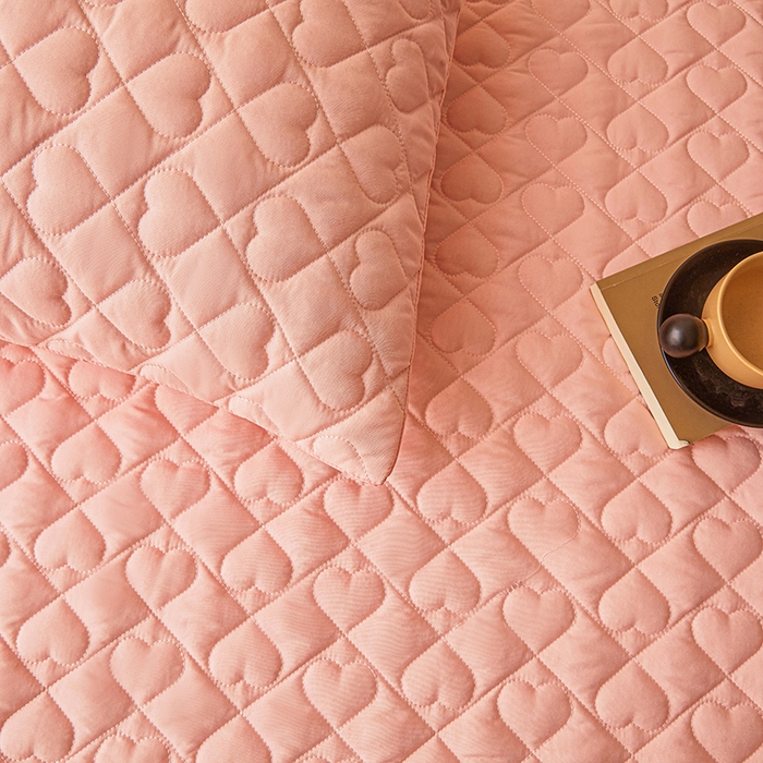 91家纺网 家纺一手货源 找家纺 艾裙海 2025新款云朵棉蕾丝刺绣花边夹棉床裙单床裙床裙单件爱心系列 爱心玉色