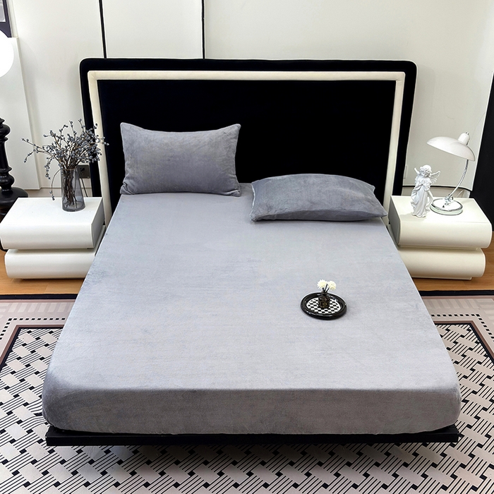 91家纺网 家纺一手货源 找家纺 2025新款高克重纯色保暖牛奶绒单床笠枕套 烟灰色