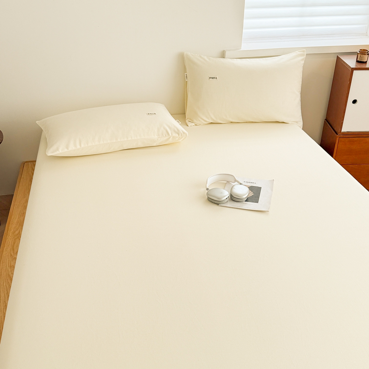 91家纺网 家纺一手货源 找家纺 眠博士 2025新款A类纯色全棉磨毛大床床笠三件套 磨毛床笠-陶瓷奶白