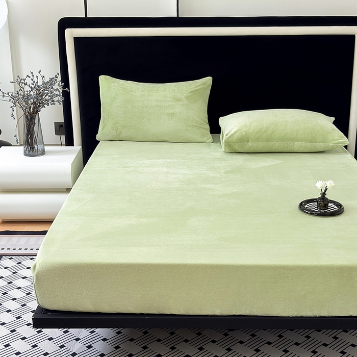 91家纺网 家纺一手货源 找家纺 2025新款高克重纯色保暖牛奶绒单床笠枕套 浅水绿