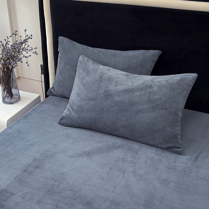 91家纺网 家纺一手货源 找家纺 2025新款高克重纯色保暖牛奶绒单床笠枕套 高级灰