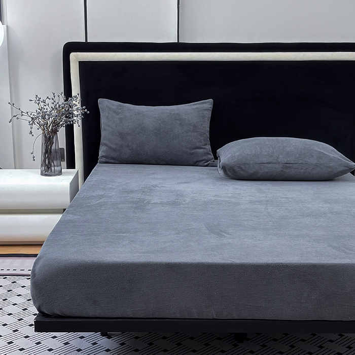 91家纺网 家纺一手货源 找家纺 2025新款高克重纯色保暖牛奶绒单床笠枕套 高级灰