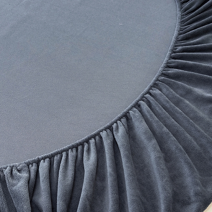 91家纺网 家纺一手货源 找家纺 2025新款高克重纯色保暖牛奶绒单床笠枕套 高级灰