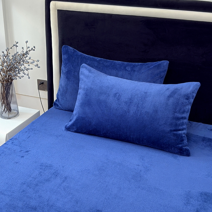 91家纺网 家纺一手货源 找家纺 2025新款高克重纯色保暖牛奶绒单床笠枕套 宝蓝色