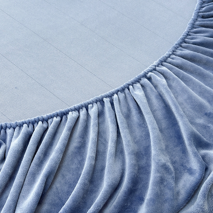 91家纺网 家纺一手货源 找家纺 2025新款高克重纯色保暖牛奶绒单床笠枕套 宾利蓝