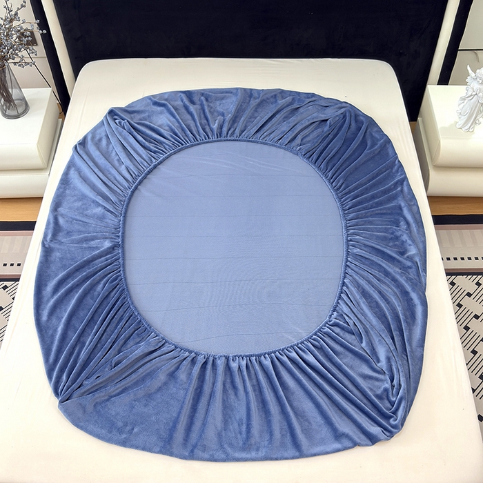 91家纺网 家纺一手货源 找家纺 2025新款高克重纯色保暖牛奶绒单床笠枕套 宾利蓝