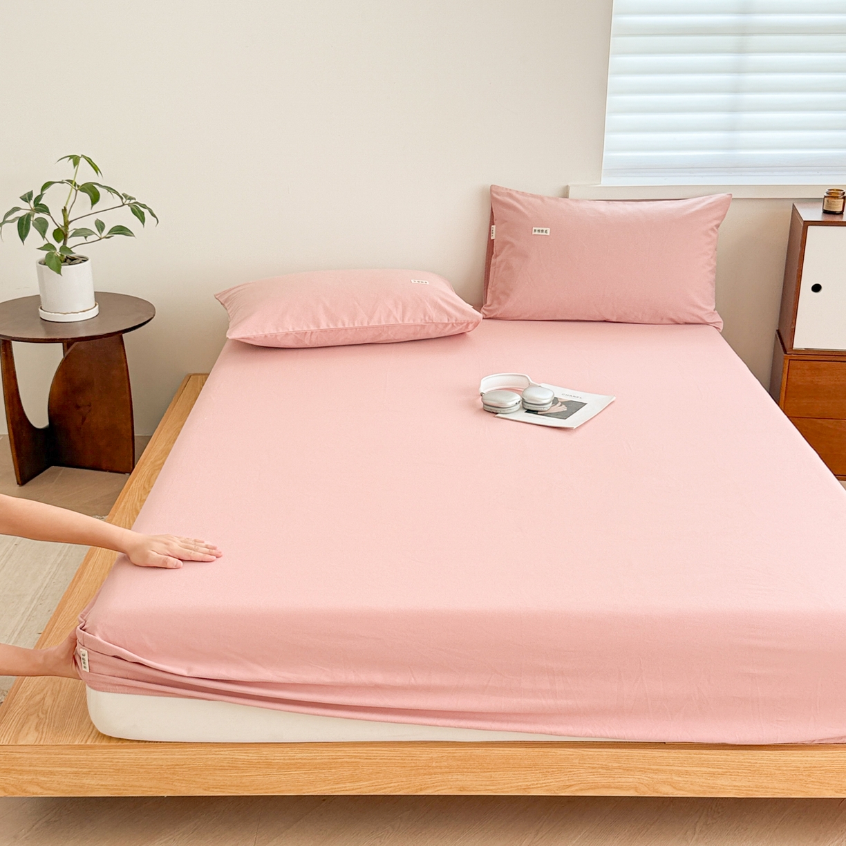 91家纺网 家纺一手货源 找家纺 眠博士 2025新款A类纯色全棉磨毛大床床笠三件套 磨毛床笠-陶瓷豆沙