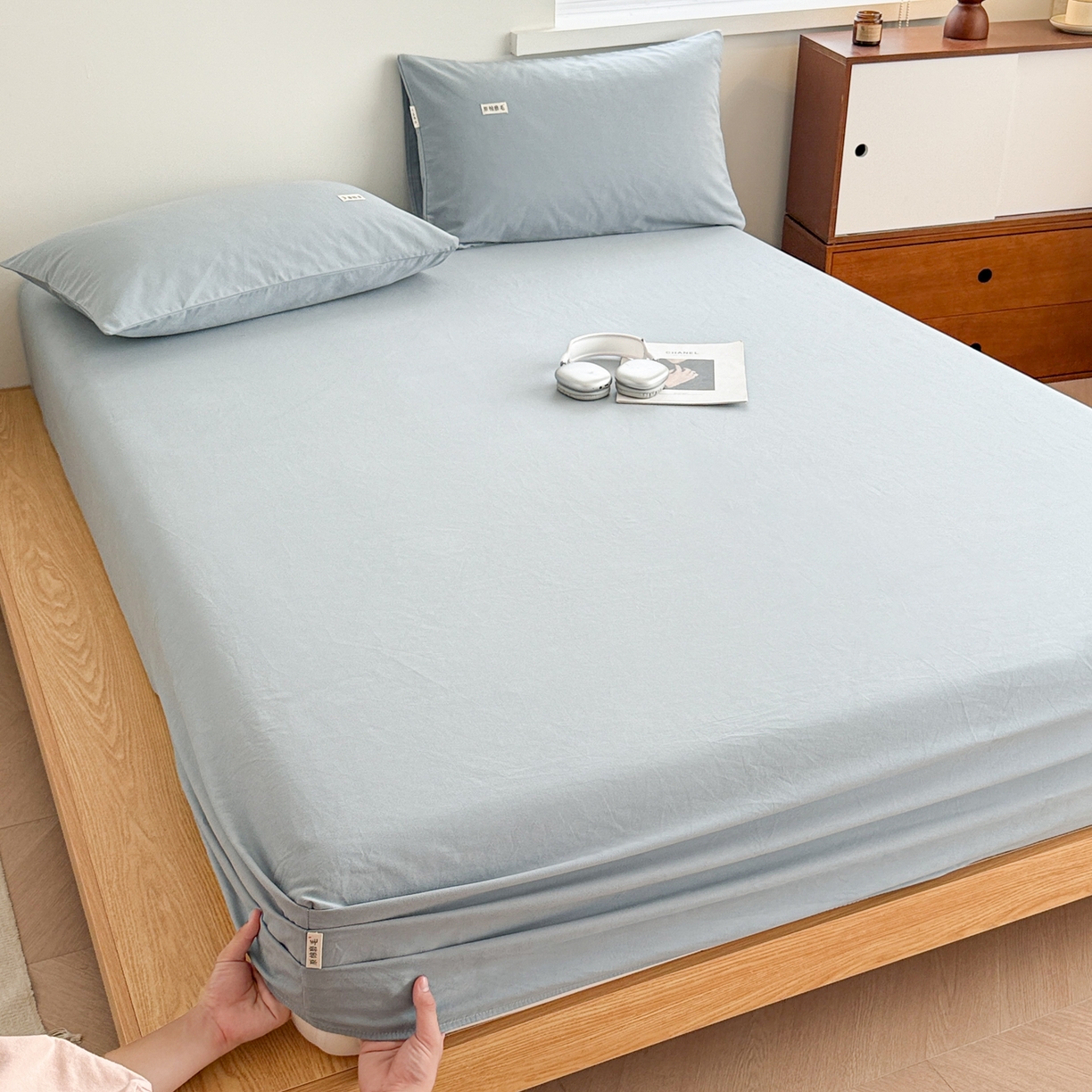 91家纺网 家纺一手货源 找家纺 眠博士 2025新款A类纯色全棉磨毛大床床笠三件套 磨毛床笠-陶瓷浅蓝