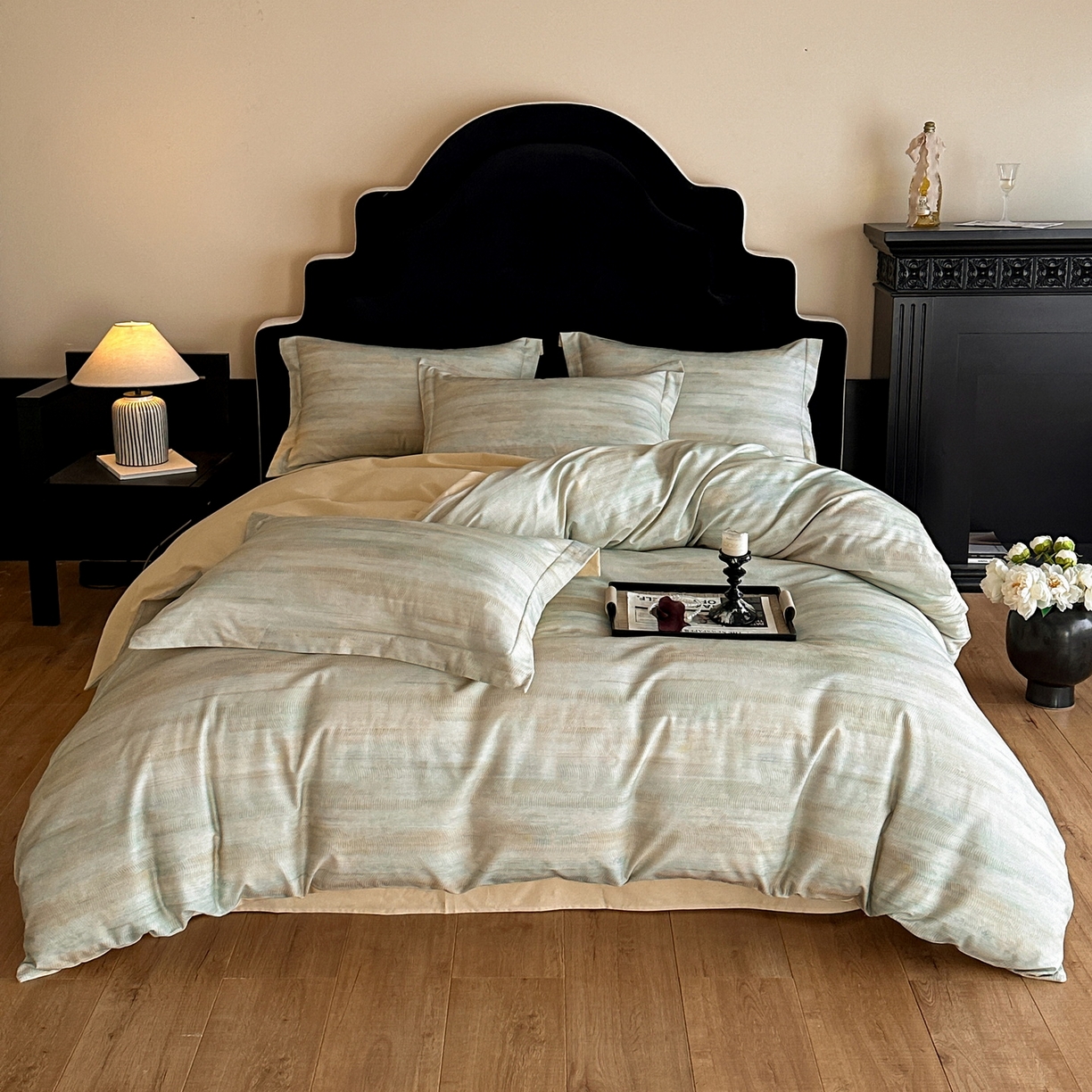 91家纺网 家纺一手货源 找家纺 羚羊语家纺 2025新款A类全棉生态磨毛100棉数码印花四件套活性磨毛轻奢美拉德系简约花卉床单床笠三件套 江山里