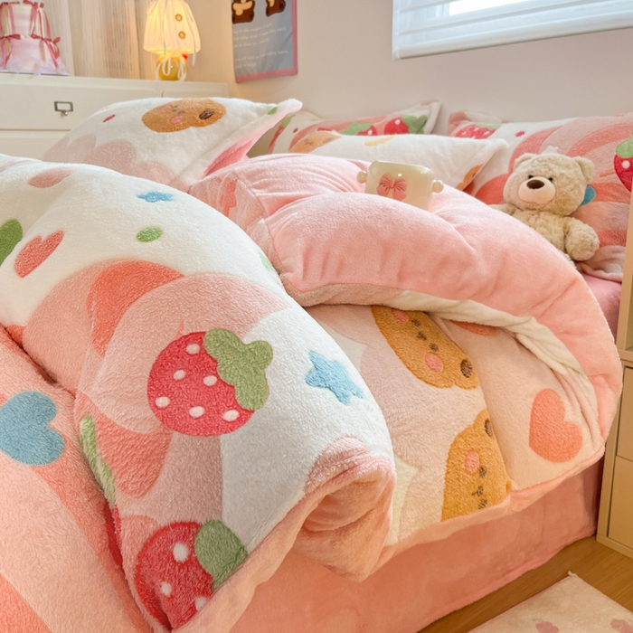 91家纺网 家纺一手货源 找家纺 川悦生活 2025新款立体雪花绒印花大床四件套系列一场景一 冰激凌小熊